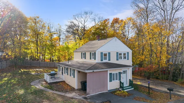 $499,999 | 35 Thissell Avenue, Dracut, MA 01826