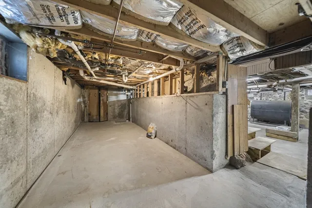 $499,999 | 35 Thissell Avenue, Dracut, MA 01826