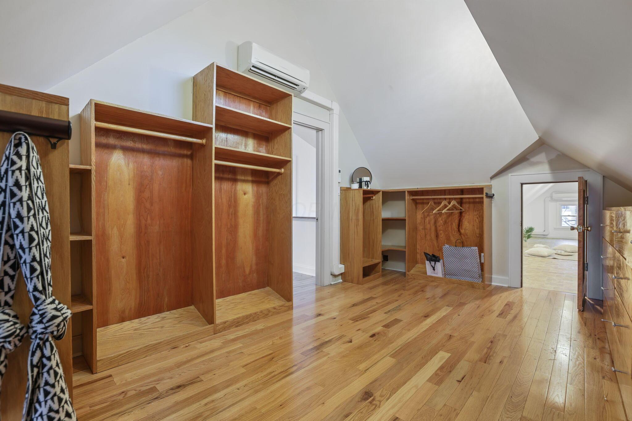 1761 Roxbury Road Upper Arlington, OH 43212 - Photo 88 of 111 walkin closet