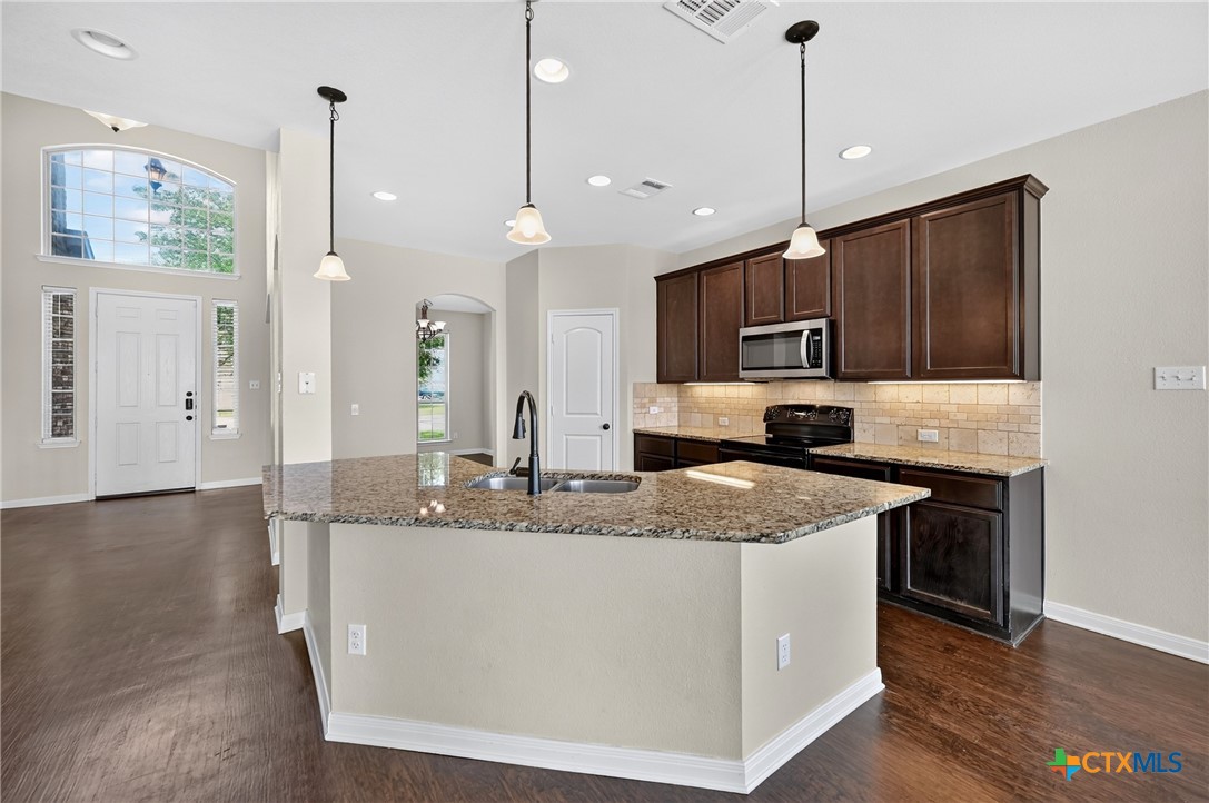 7905 Northgate Loop Temple, TX 76502 - Photo 6 of 39 Entertain friends and family alike!