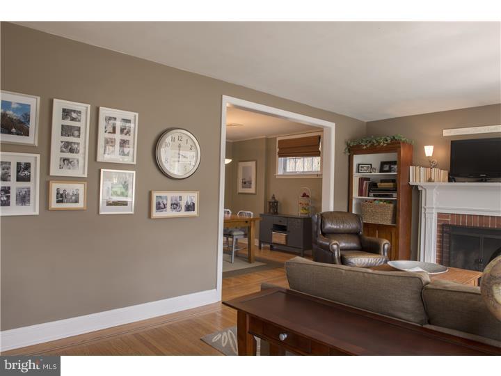 51 West Chelfield Road Glenside, PA 19038 - Photo 3 of 25 Living Room