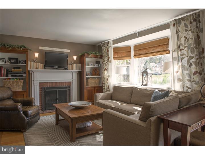 51 West Chelfield Road Glenside, PA 19038 - Photo 5 of 25 Living Room