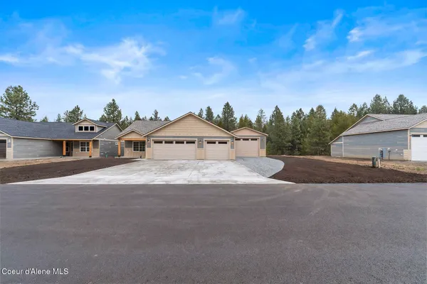 $549,900 | 880 East Valley Street South, Oldtown, ID 83822