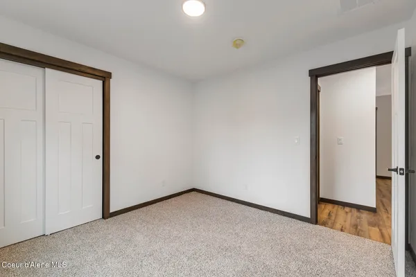 $549,900 | 880 East Valley Street South, Oldtown, ID 83822