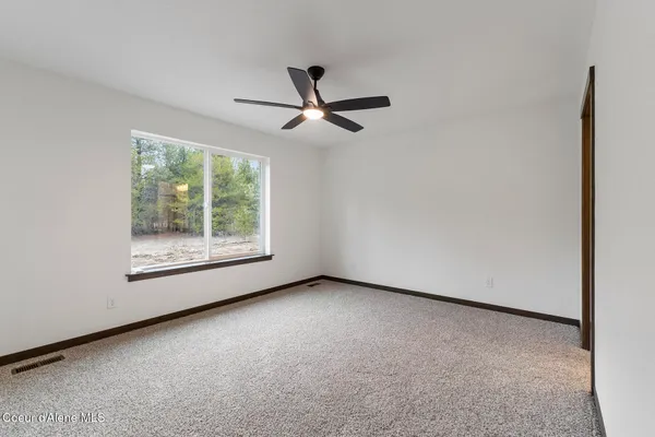 $549,900 | 880 East Valley Street South, Oldtown, ID 83822