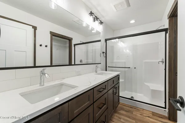 $549,900 | 880 East Valley Street South, Oldtown, ID 83822