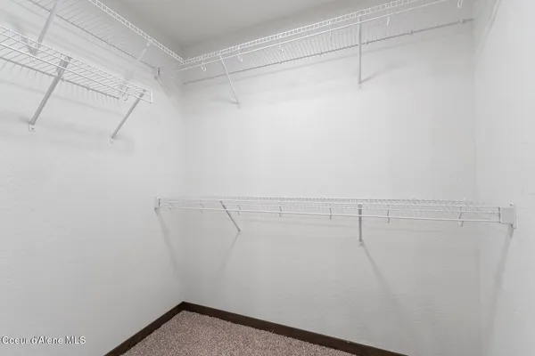 $549,900 | 880 East Valley Street South, Oldtown, ID 83822