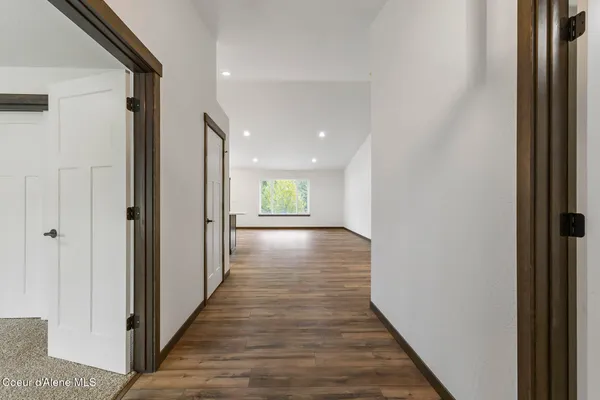 $549,900 | 880 East Valley Street South, Oldtown, ID 83822