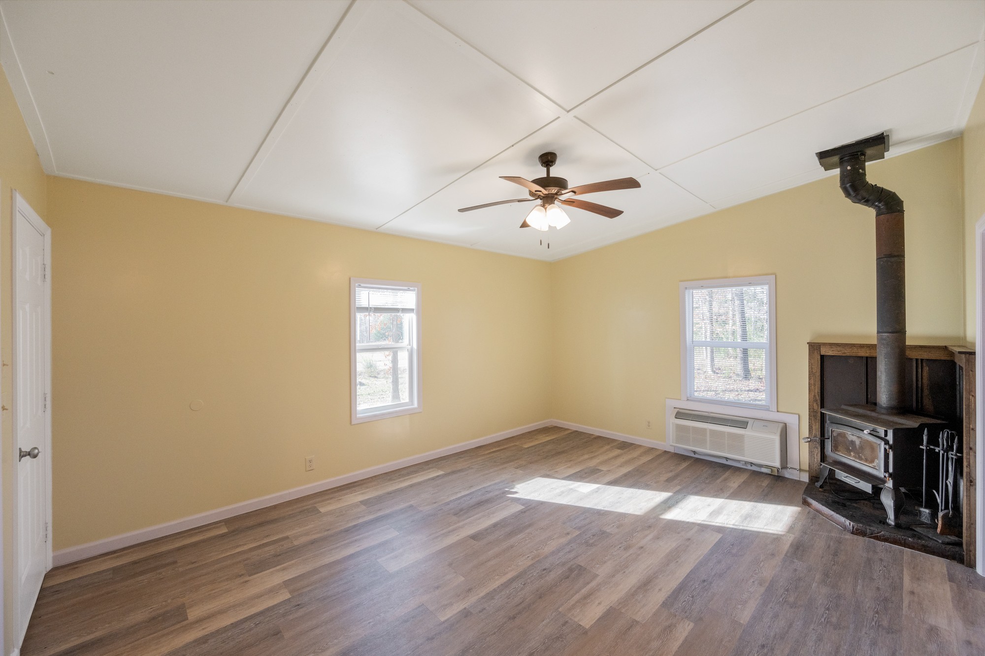 6450 3 Way Road Decaturville, TN 38329 - Photo 8 of 30 Gallery Image 8