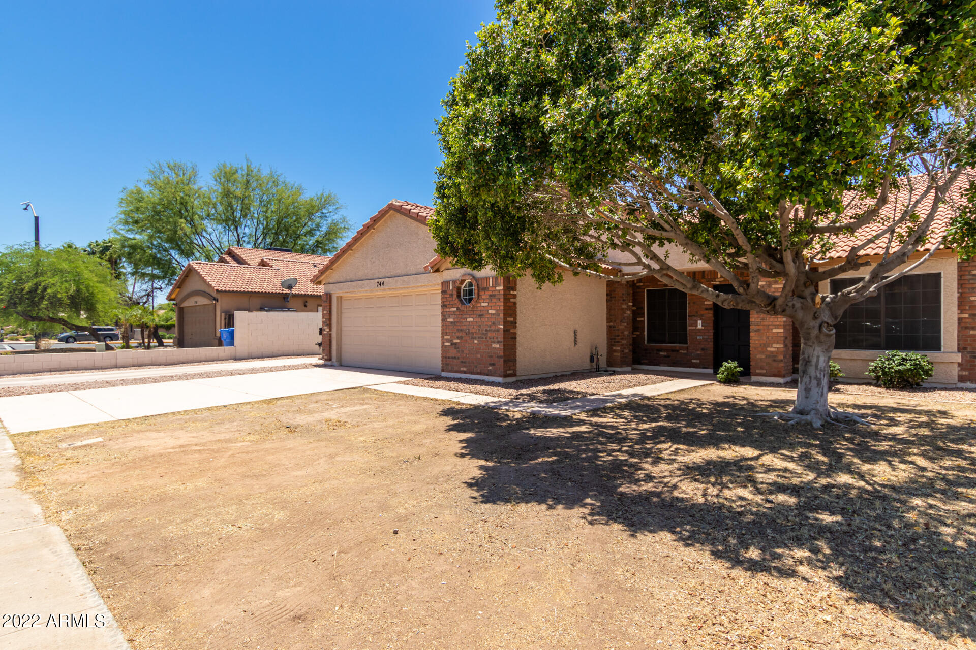 744 South Riata Street Gilbert, AZ 85296 - Photo 4 of 33 03 - Riata