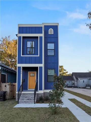 $2,100 | 2756-2758 Gladiolus Street, Unit 2756, New Orleans, LA 70122