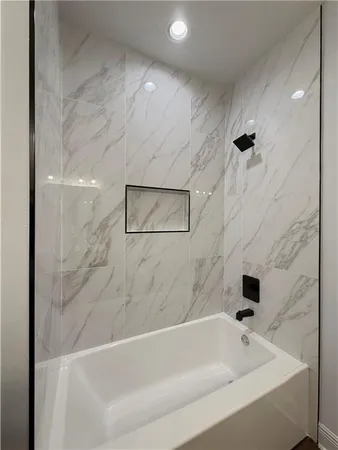 $2,100 | 2756-2758 Gladiolus Street, Unit 2756, New Orleans, LA 70122