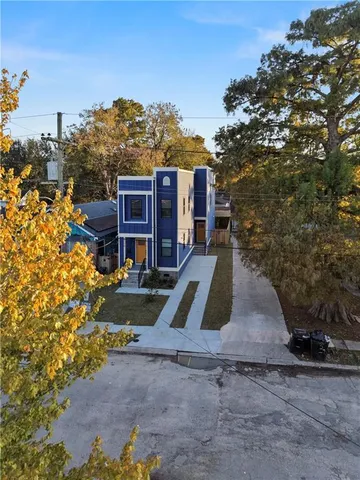 $2,100 | 2756-2758 Gladiolus Street, Unit 2756, New Orleans, LA 70122