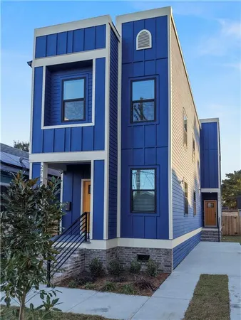 $2,100 | 2756-2758 Gladiolus Street, Unit 2756, New Orleans, LA 70122