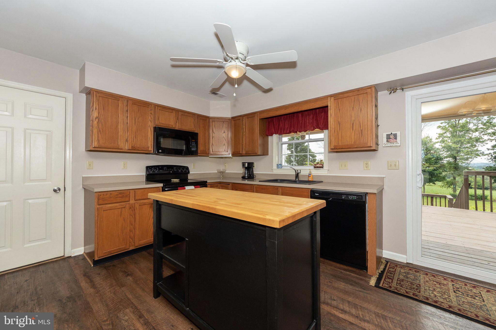 2518 Brooke Road Pennsburg, PA 18073 - Photo 12 of 44 Gallery Image 12