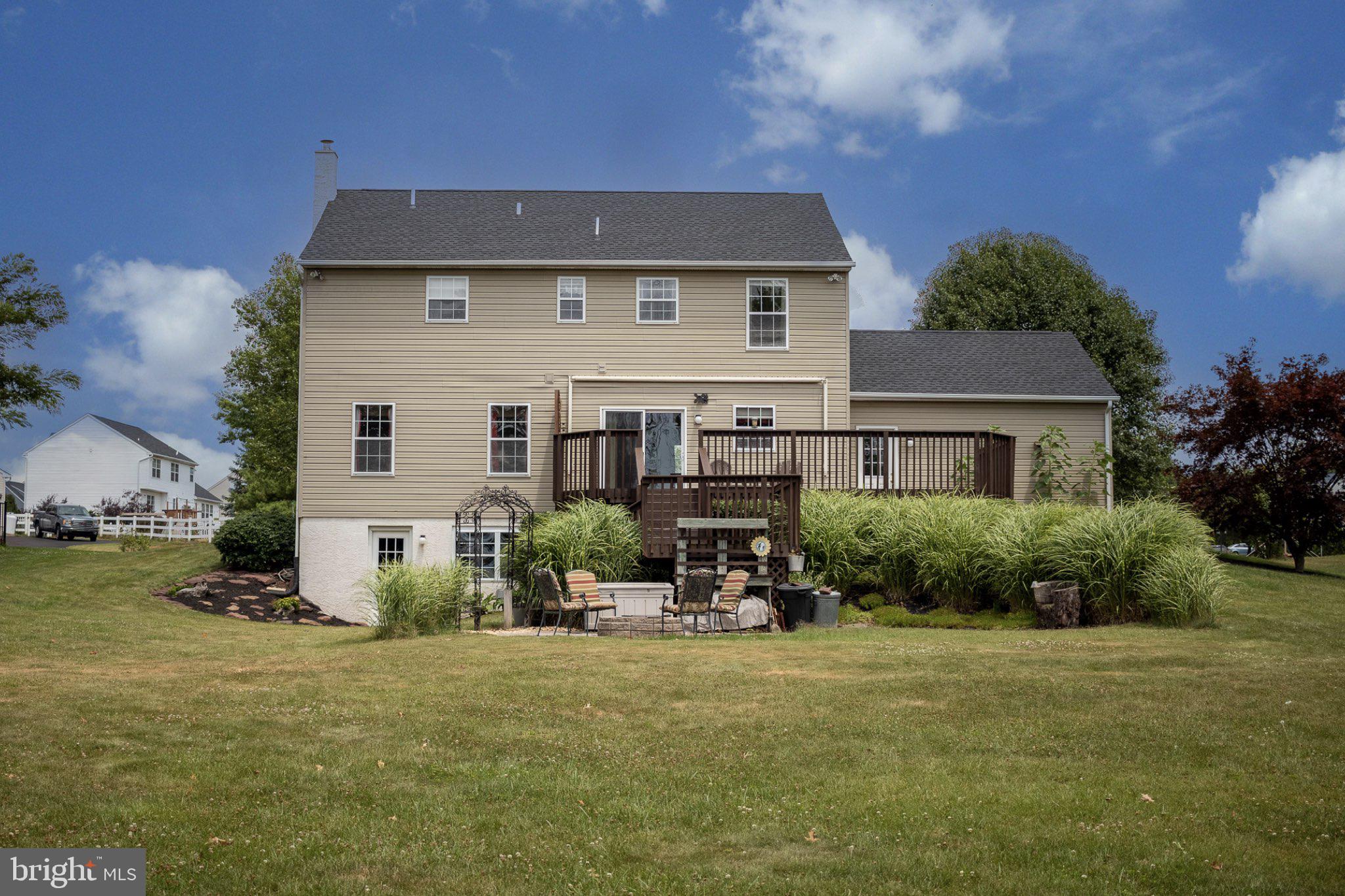 2518 Brooke Road Pennsburg, PA 18073 - Photo 4 of 44 Gallery Image 4