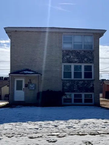 $2,450 | 43 West Ann Street, Unit 2, Lombard, IL 60148