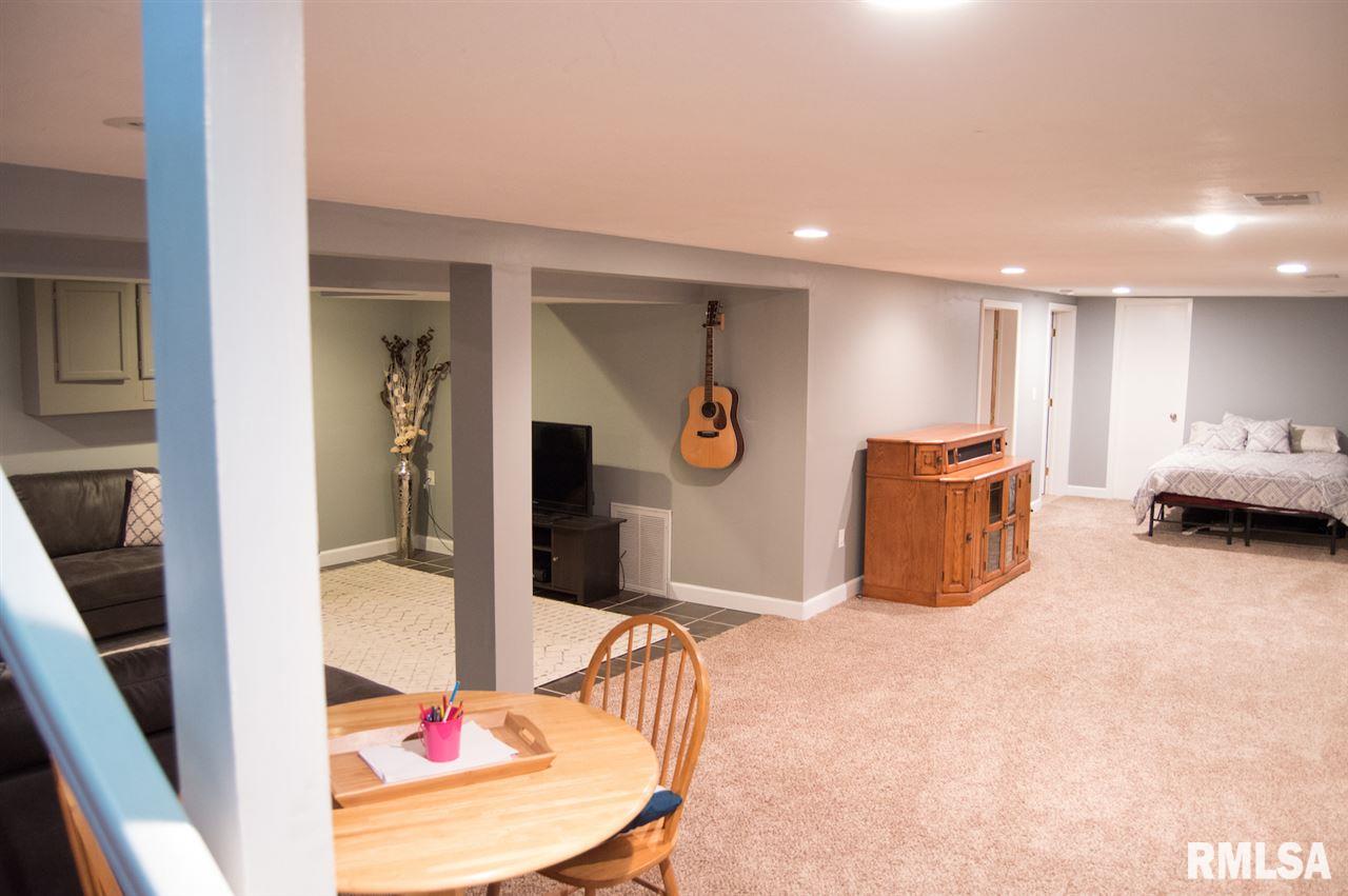 708 Westerfield Road Davenport, IA 52806 - Photo 12 of 17 Gallery Image 12