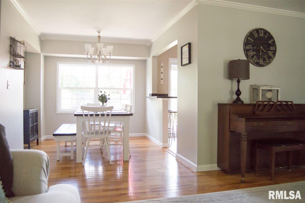 708 Westerfield Road Davenport, IA 52806 - Photo 3 of 17 Gallery Image 3