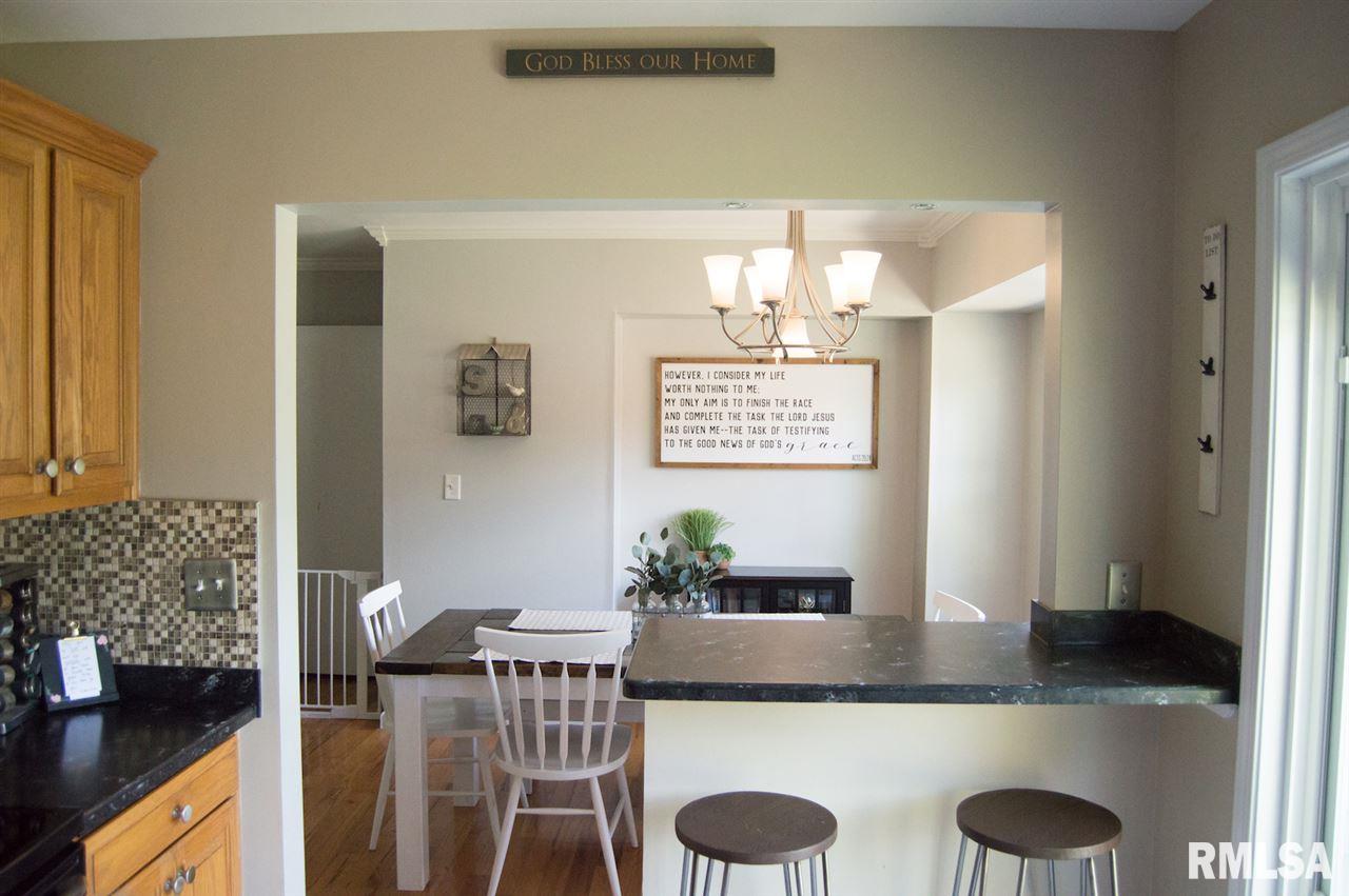 708 Westerfield Road Davenport, IA 52806 - Photo 4 of 17 Gallery Image 4
