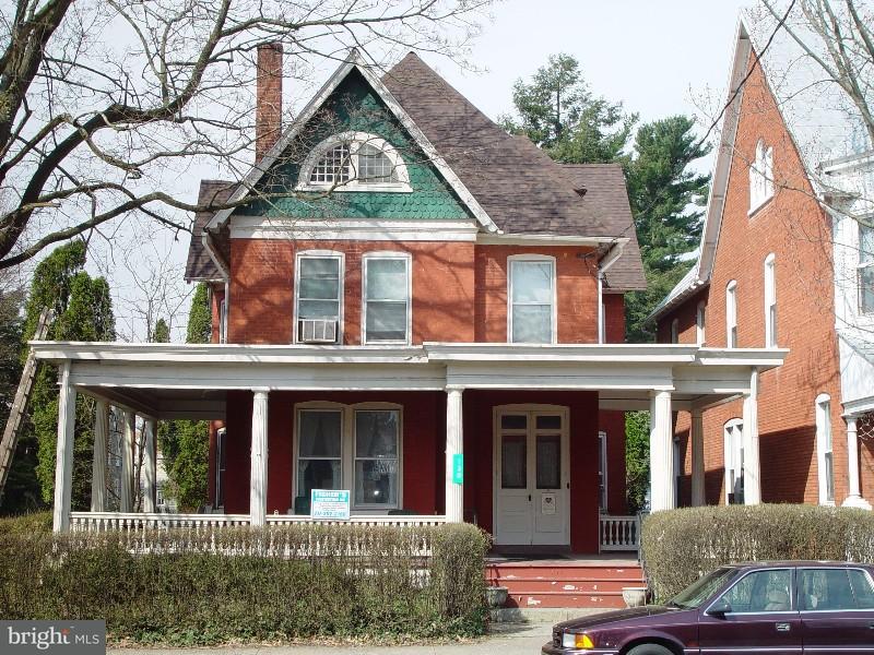 130 South Broad Street Lititz, PA 17543 - Photo 1 of 7 Gallery Image 1