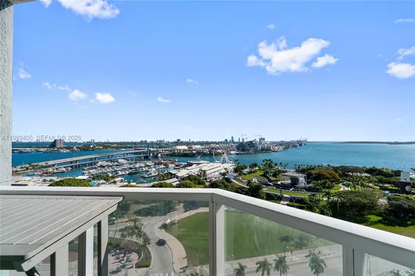 $4,300 | 244 Biscayne Boulevard, Unit 1703, Miami, FL 33132