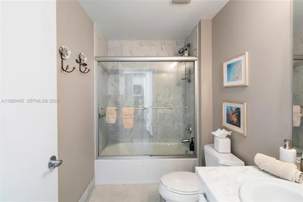 $4,300 | 244 Biscayne Boulevard, Unit 1703, Miami, FL 33132