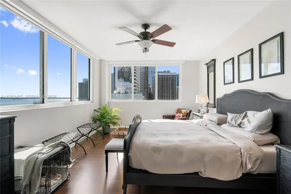 $4,300 | 244 Biscayne Boulevard, Unit 1703, Miami, FL 33132