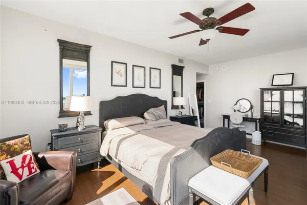 $4,300 | 244 Biscayne Boulevard, Unit 1703, Miami, FL 33132
