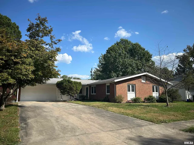 $174,500 | 611 South Terrace Drive, Carbondale, IL 62901