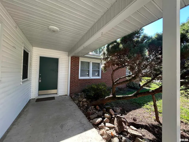 $174,500 | 611 South Terrace Drive, Carbondale, IL 62901