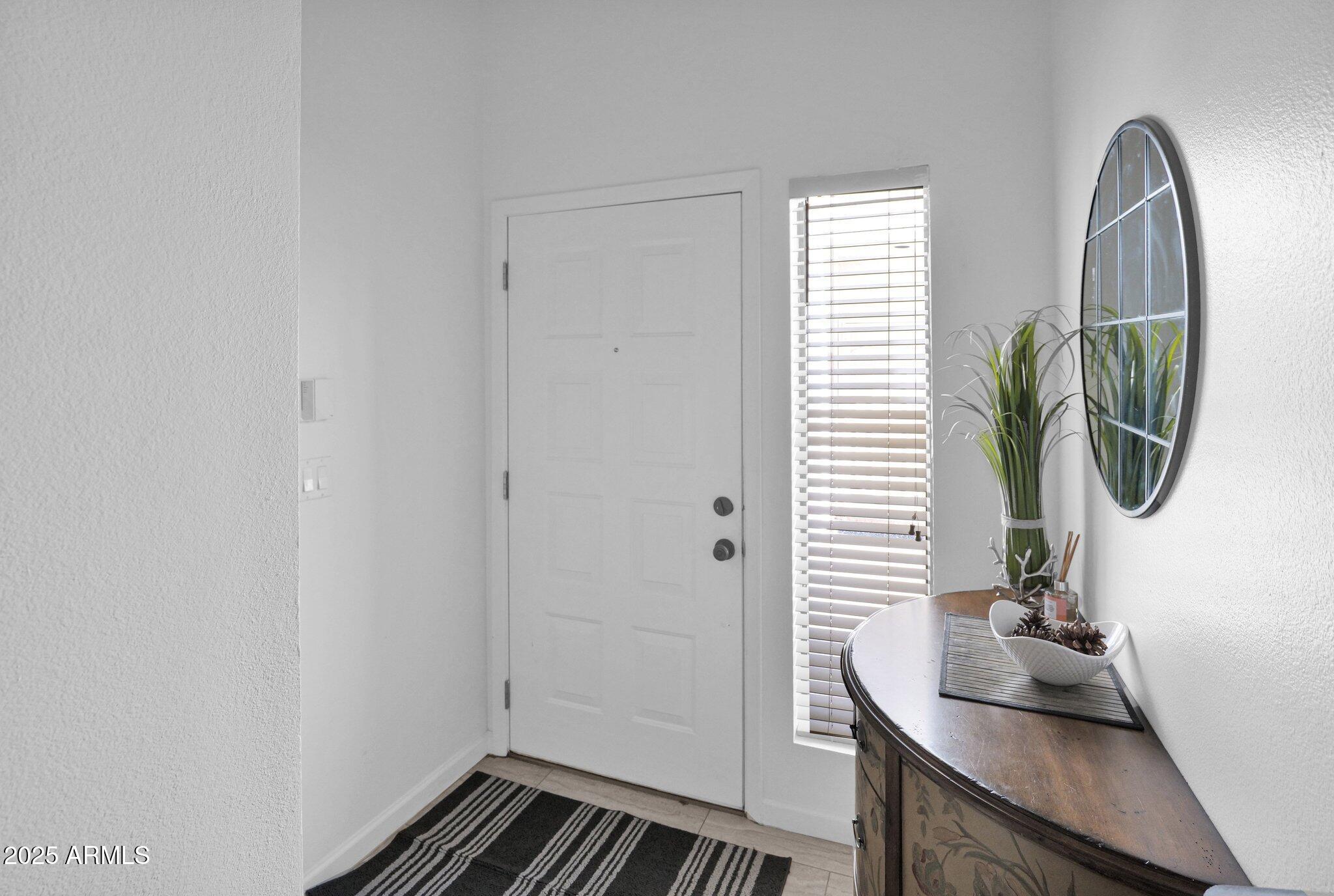 8270 North Hayden Road, Unit 2013 Scottsdale, AZ 85258 - Photo 4 of 53 Entry view