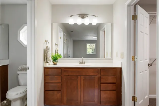 $400,000 | 7855 Indian Pointe Drive, Indianapolis, IN 46236