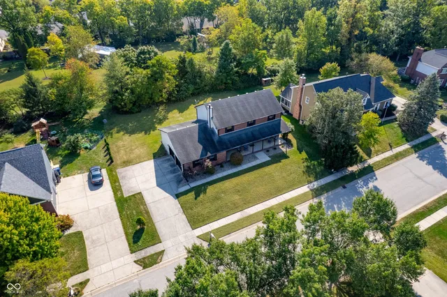$400,000 | 7855 Indian Pointe Drive, Indianapolis, IN 46236