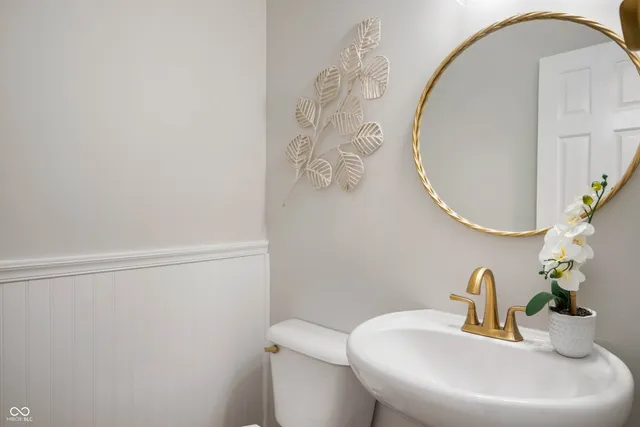 $400,000 | 7855 Indian Pointe Drive, Indianapolis, IN 46236