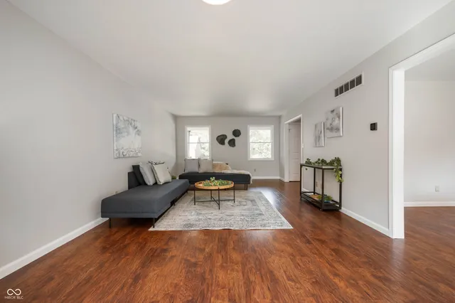 $400,000 | 7855 Indian Pointe Drive, Indianapolis, IN 46236