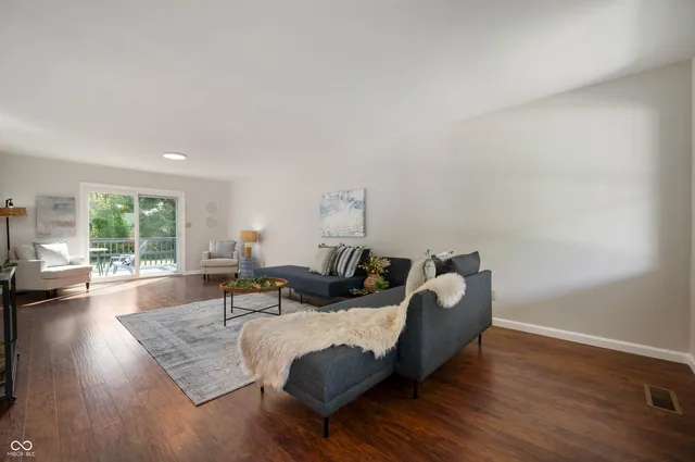 $400,000 | 7855 Indian Pointe Drive, Indianapolis, IN 46236