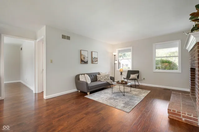 $400,000 | 7855 Indian Pointe Drive, Indianapolis, IN 46236