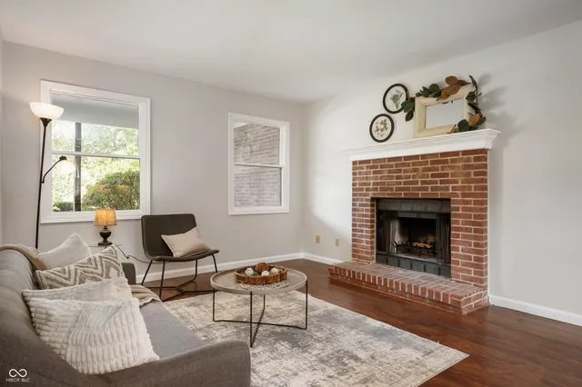 $400,000 | 7855 Indian Pointe Drive, Indianapolis, IN 46236