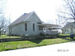 718 R Street Bedford, IN 47421 - Photo 1 of 9 Gallery Image 1