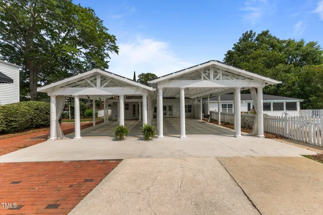 $1,350,000 | 309 West Divine Street, Dunn, NC 28334