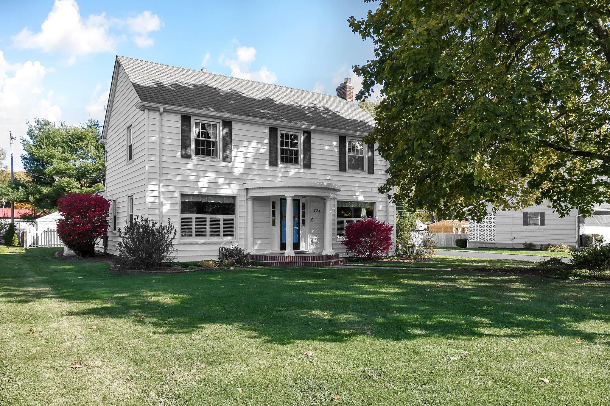 724 Granville Road Newark, OH 43055 - Photo 2 of 42 3-web-or-mls-724-granville-rd