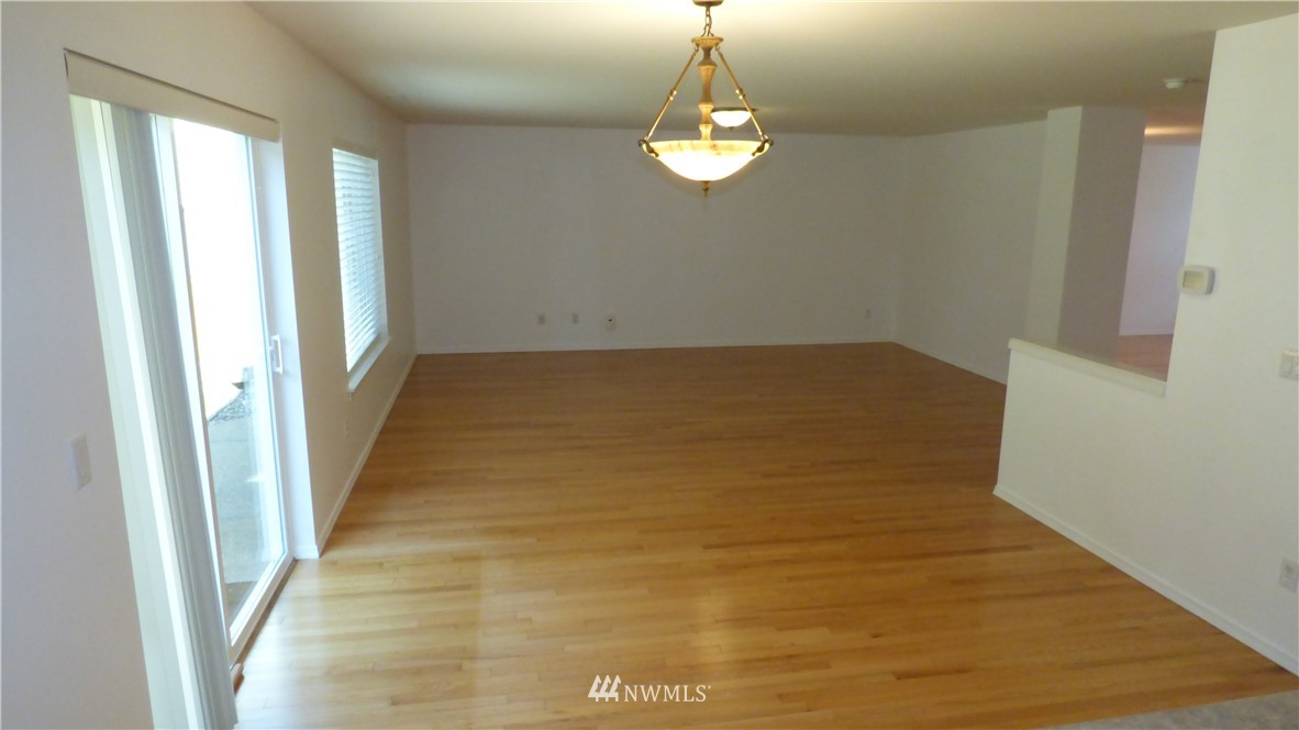 17022 Southeast 180th Place Renton, WA 98058 - Photo 8 of 25 Gallery Image 8