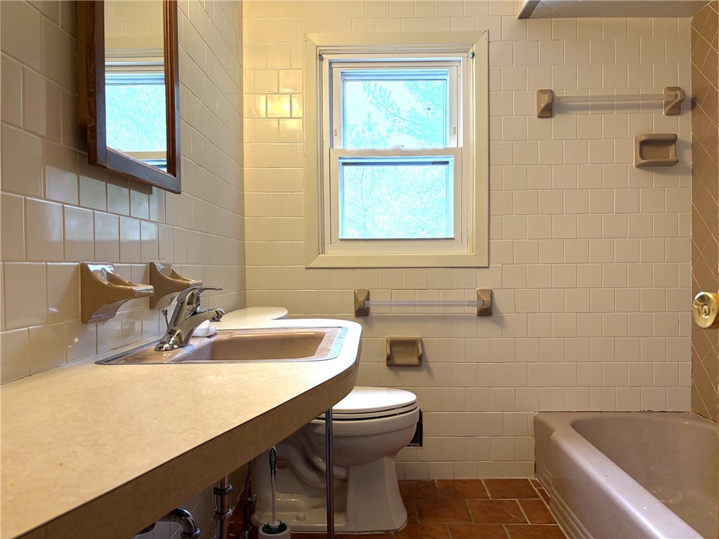 178 Hilton Road Warwick, RI 02889 - Photo 25 of 29