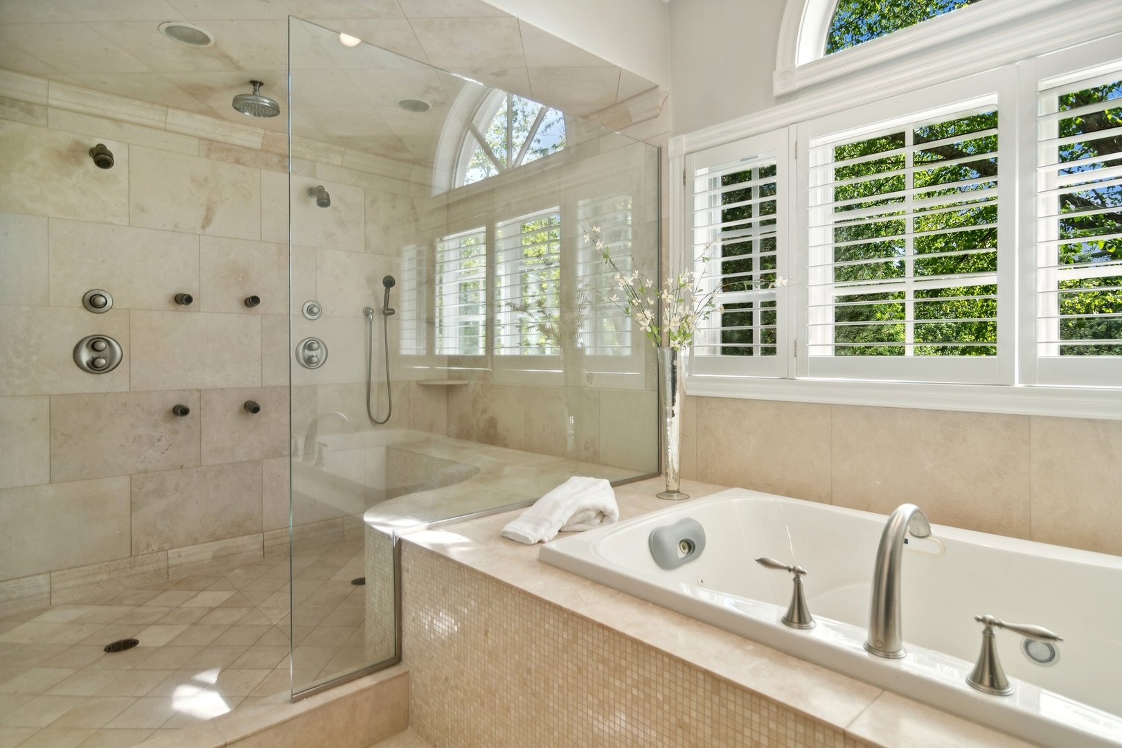 610 West Windsor Road Palatine, IL 60067 - Photo 23 of 51 a bathroom with a tub sink and shower