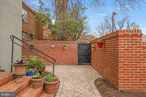 $1,490,000 | 539 South Columbus Street, Alexandria, VA 22314