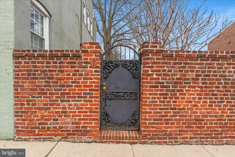 $1,490,000 | 539 South Columbus Street, Alexandria, VA 22314