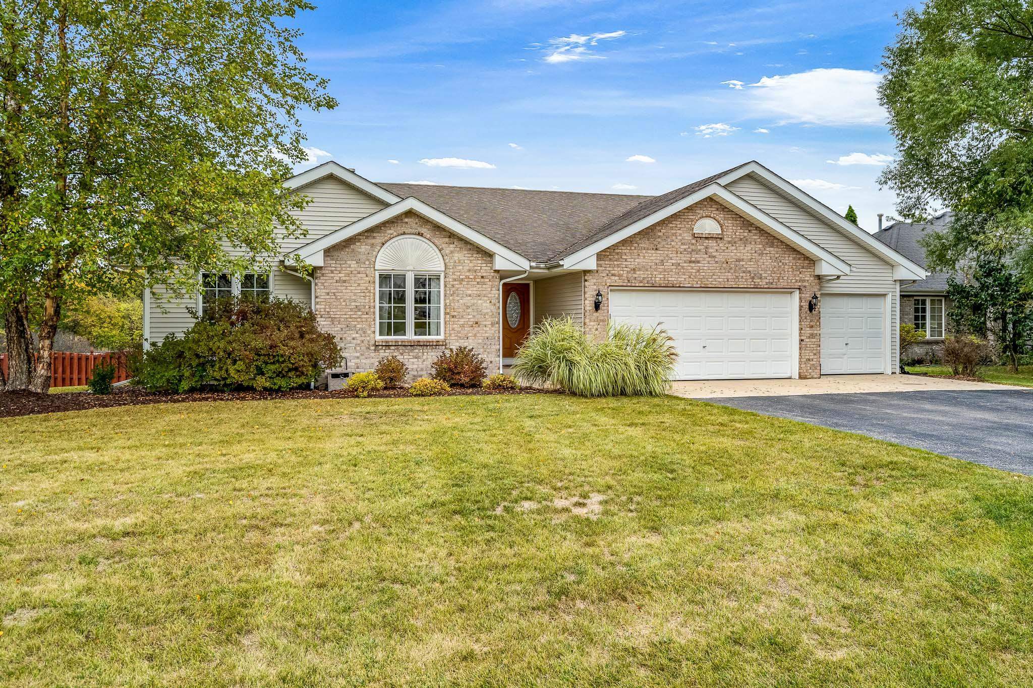 10473 Lismore Road Roscoe, IL 61073 - Photo 3 of 48 Gallery Image 3