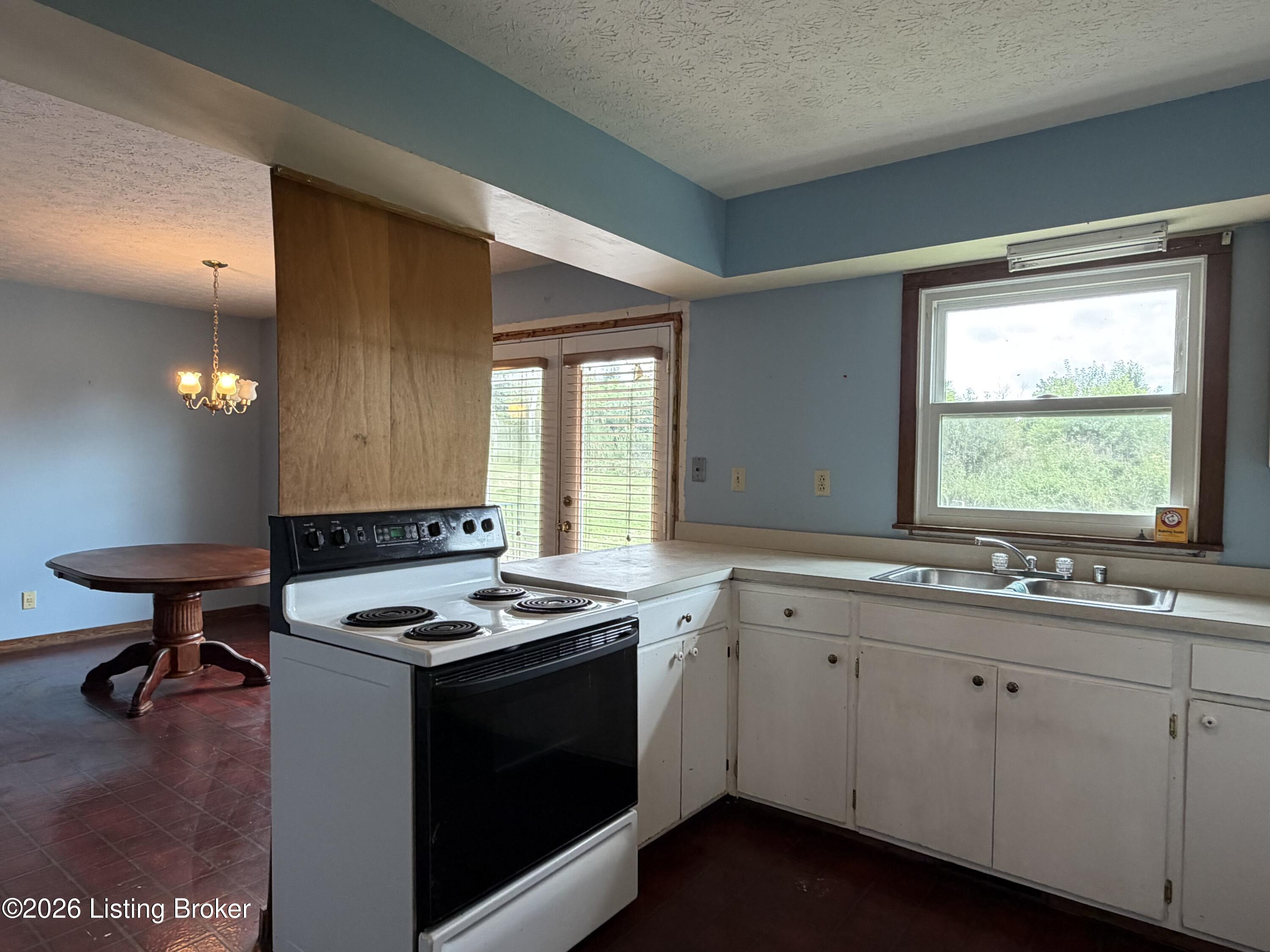 2410 Plum Run Road Bardstown, KY 40004 - Photo 8 of 24 IMG_2348