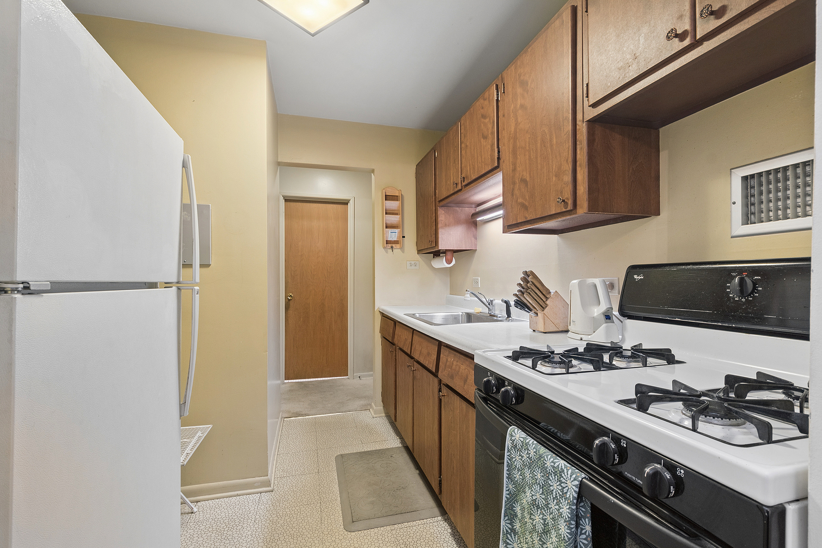 9840 South Pulaski Road, Unit 106 Oak Lawn, IL 60453 - Photo 12 of 31